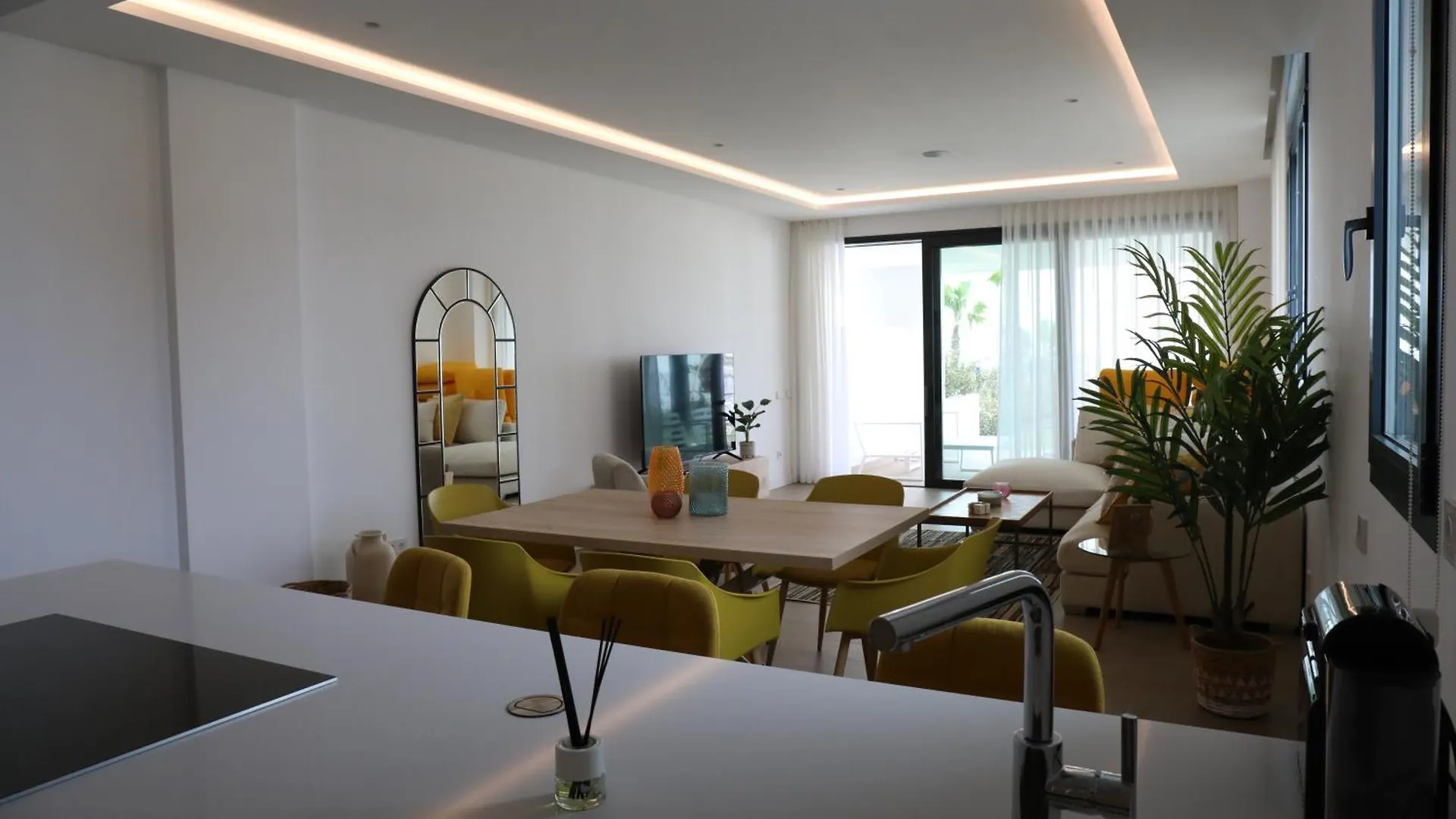 Elegant 3 Bedroom Home Next To Santa Clara Golf Marbella