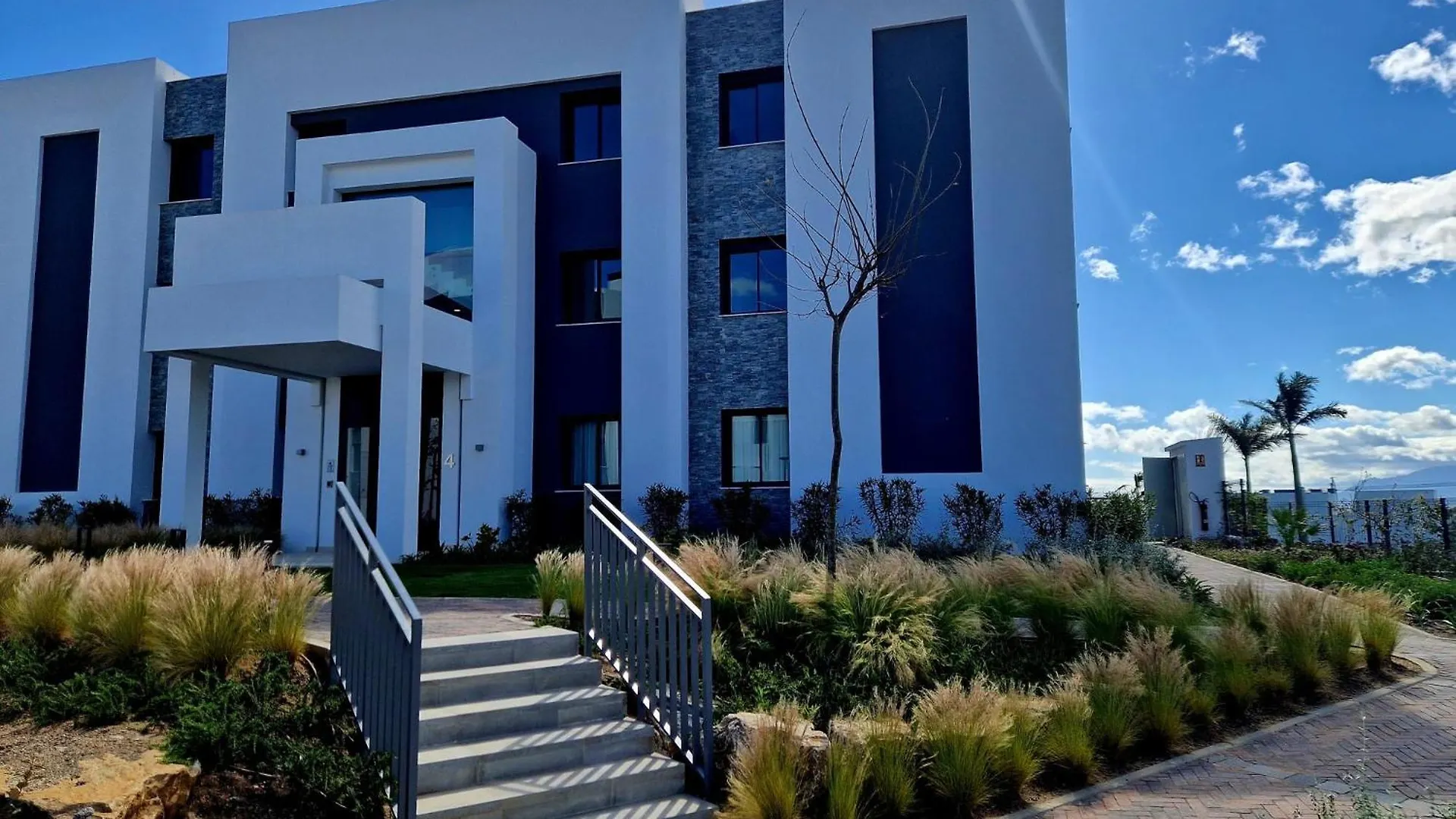 Apartment Elegant 3 Bedroom Home Next To Santa Clara Golf Marbella Spain
